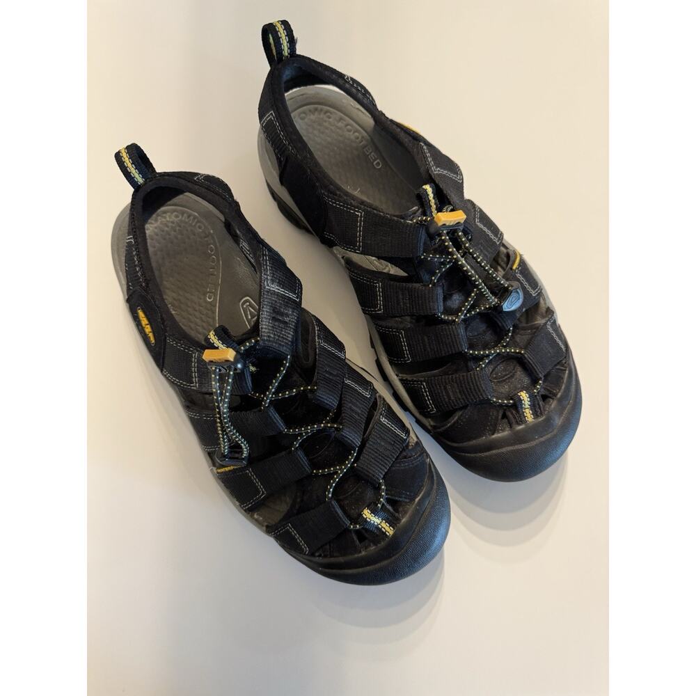 Men’s Keen Sandals Size 9